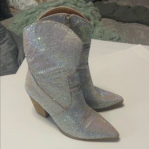 Sparkling abs crystals on Women's cowboy Boots -size 8.5